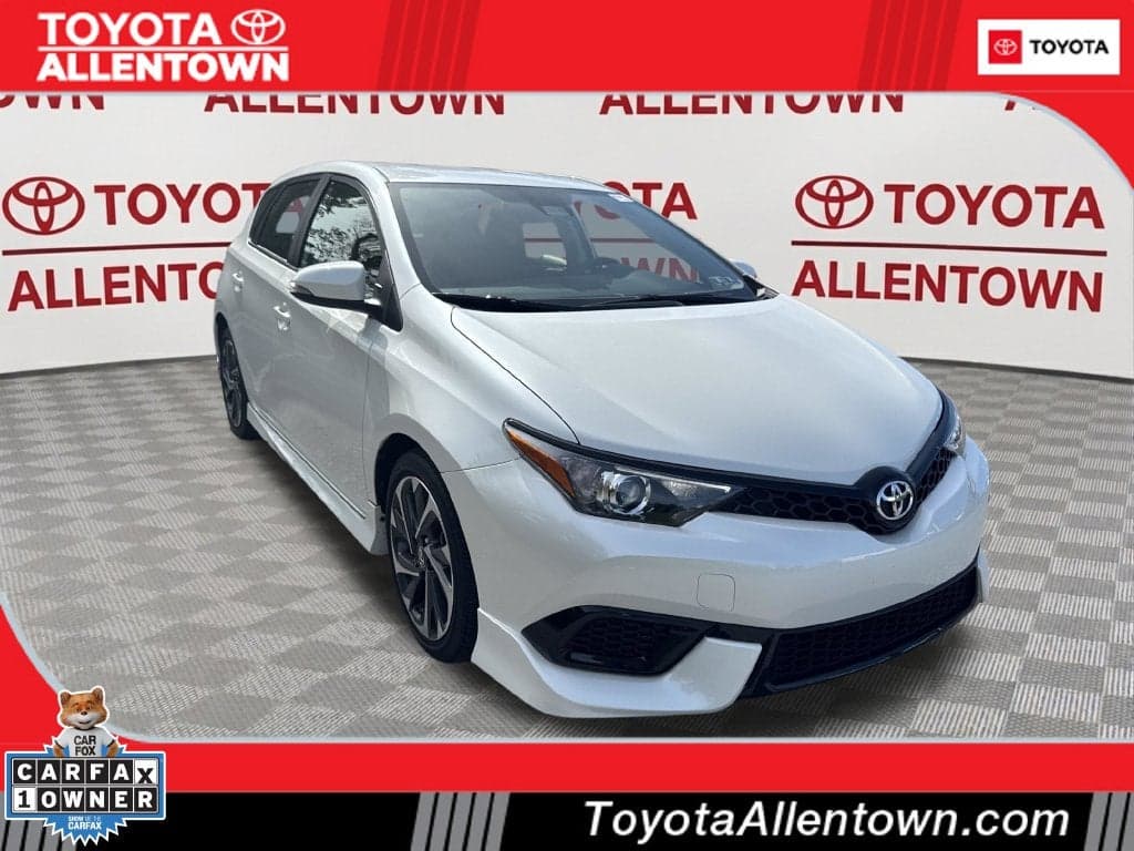 2017 Toyota Corolla iM Base — photo 1 of 33