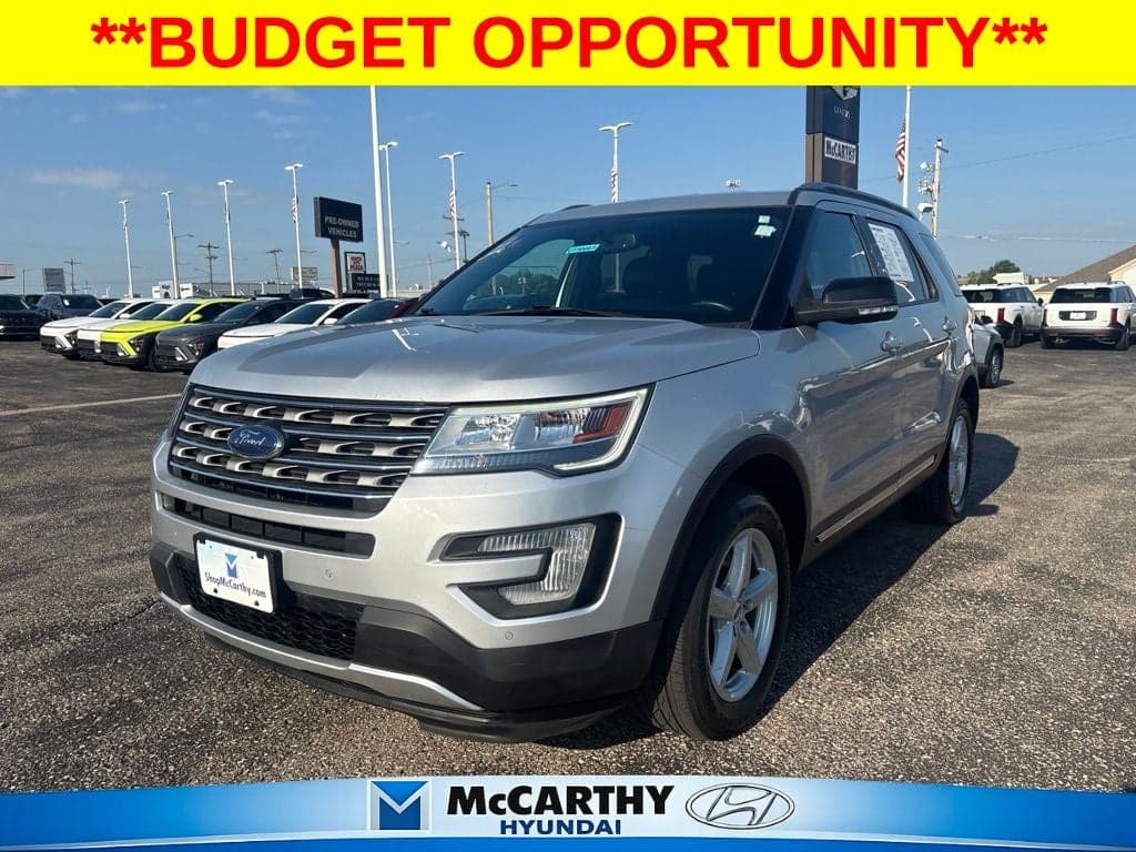 2017 Ford Explorer XLT — photo 1 of 42