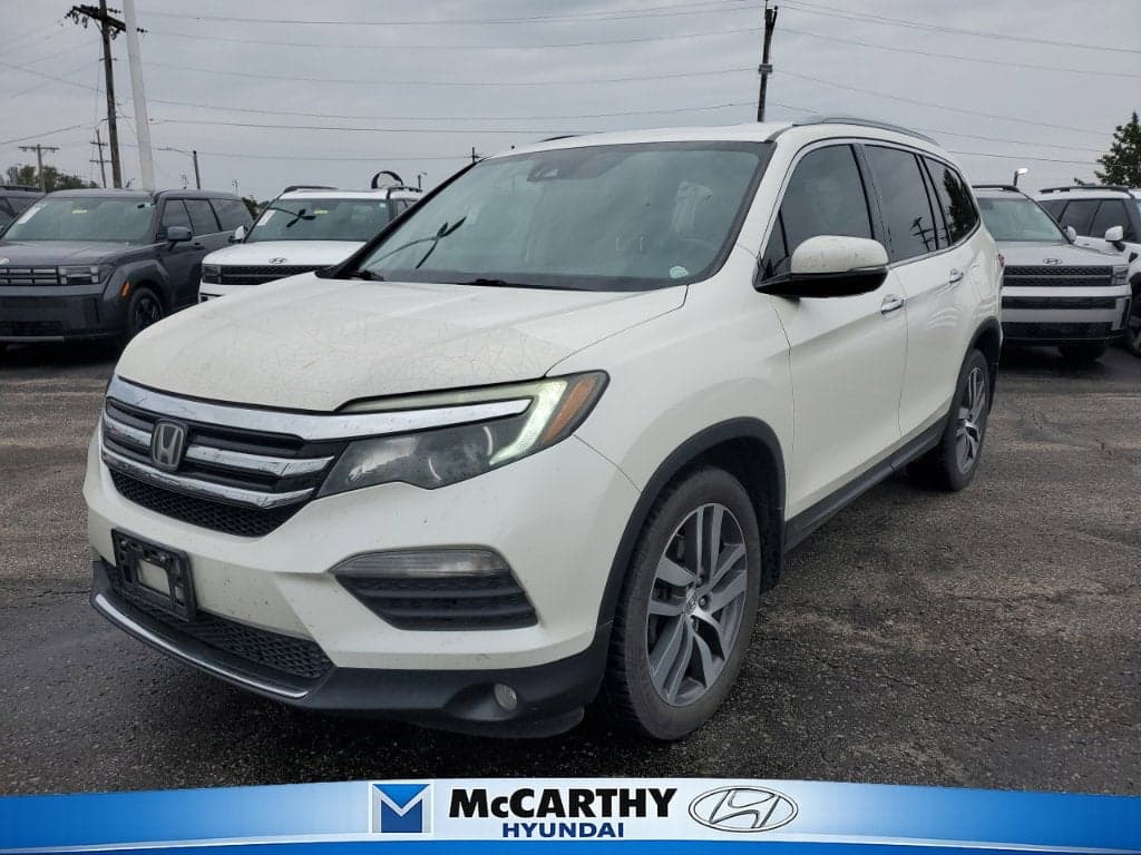 2017 Honda Pilot Elite — photo 1 of 20