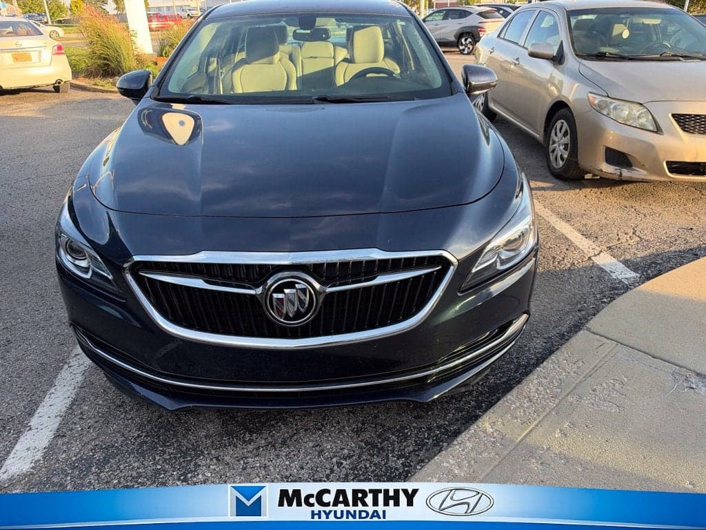 2017 Buick LaCrosse Essence — photo 1 of 5