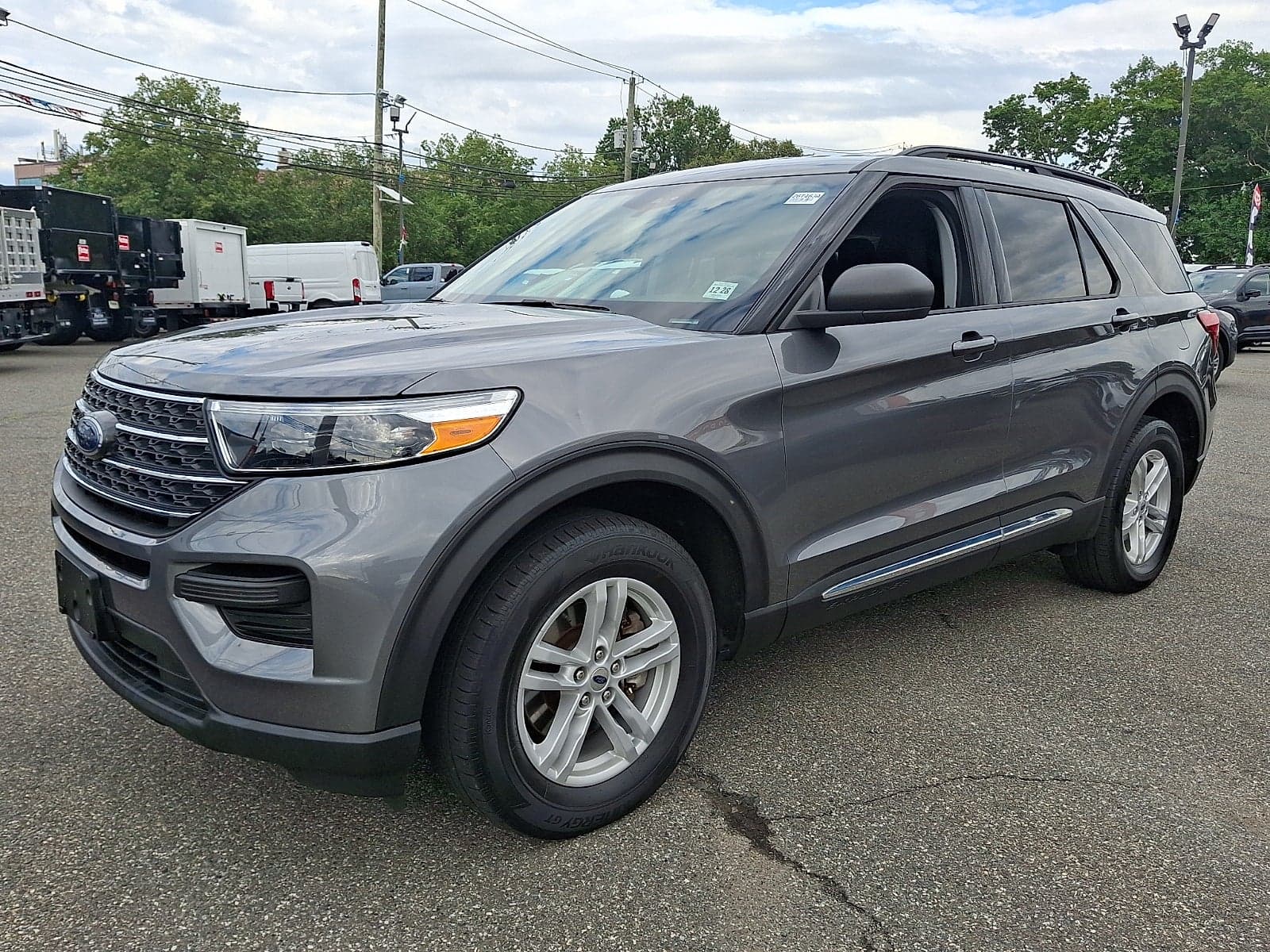 2023 Ford Explorer XLT — photo 1 of 41