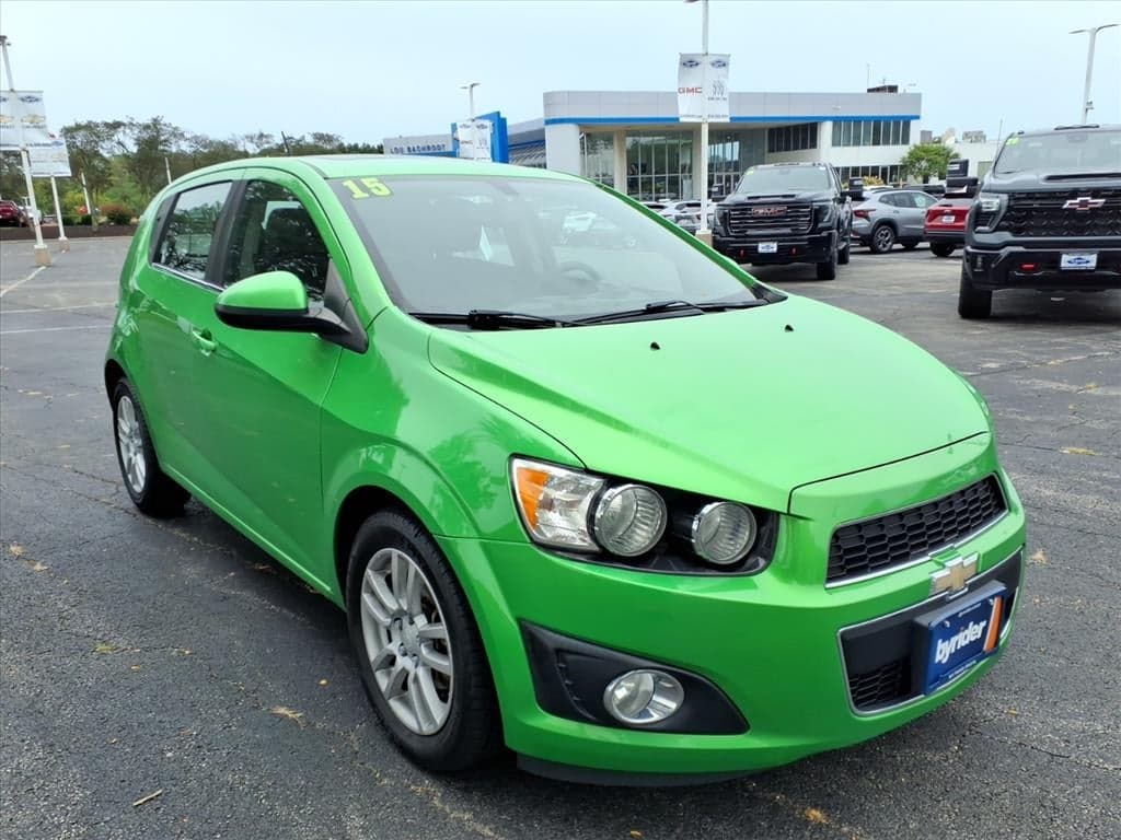 2015 Chevrolet Sonic LT — photo 1 of 27