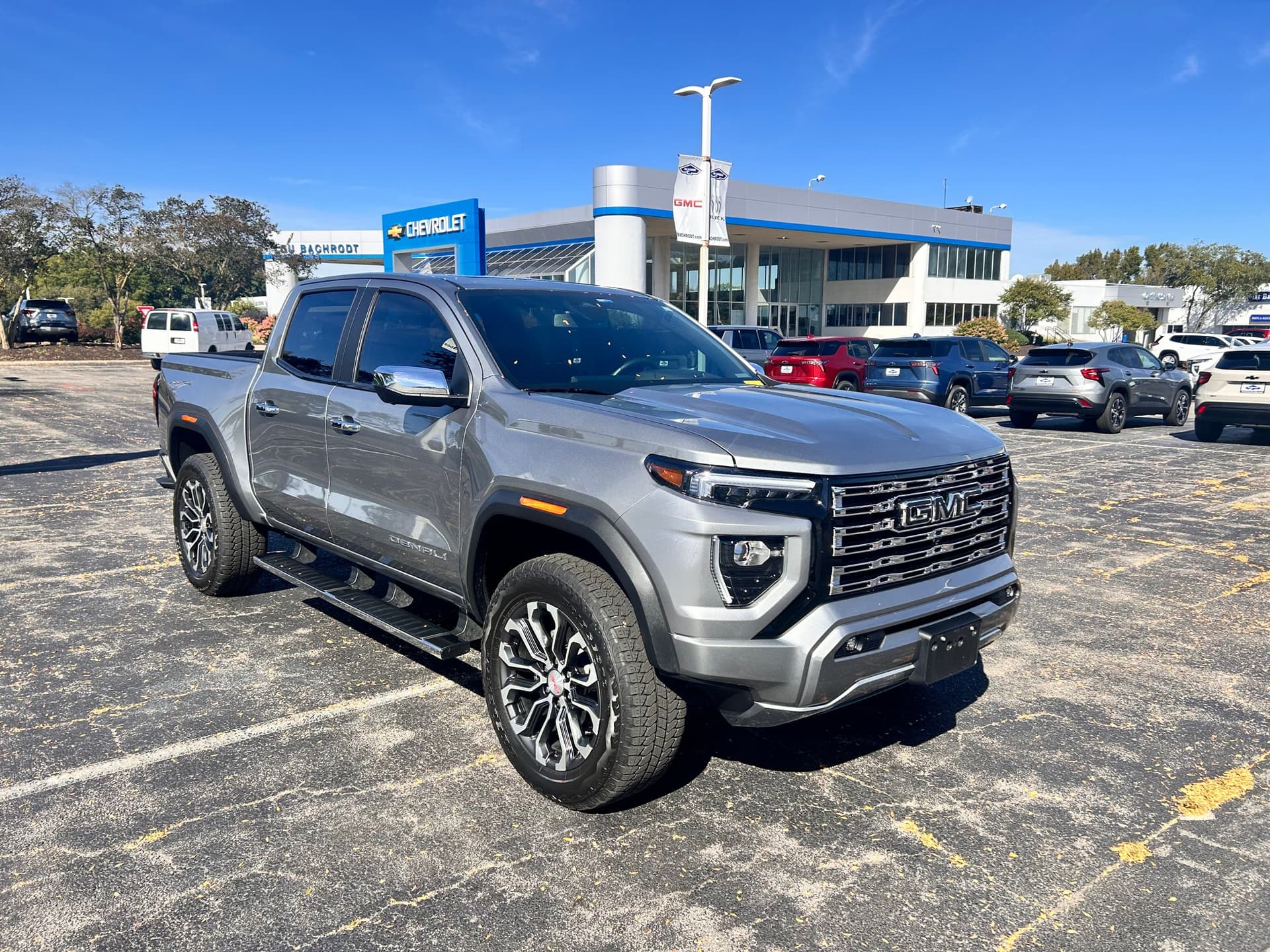 2025 GMC Canyon 4WD Denali — photo 1 of 9