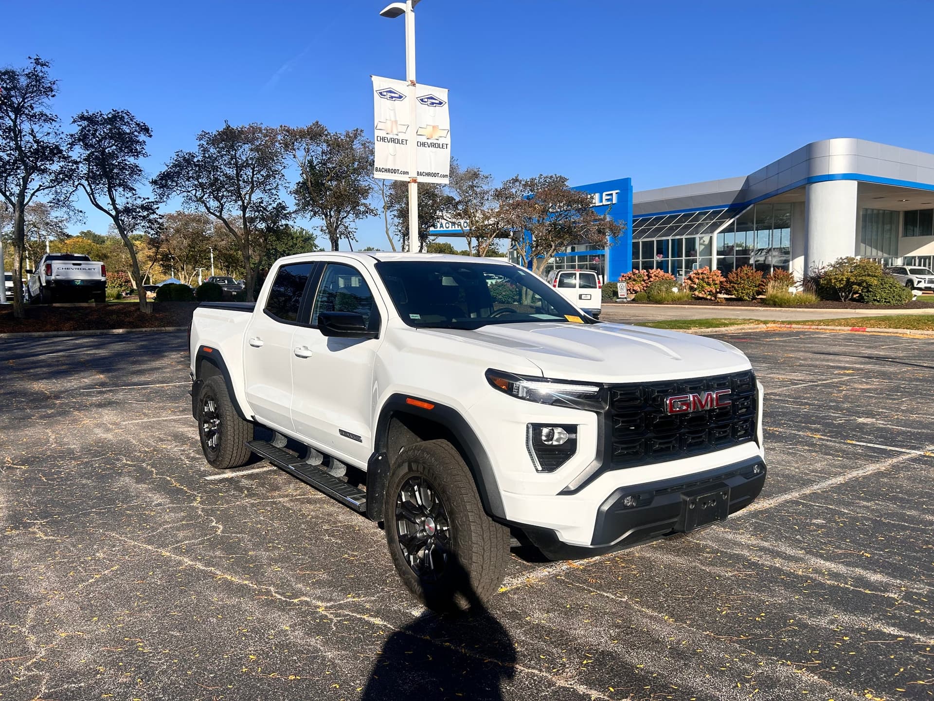 2024 GMC Canyon 2WD Elevation — photo 1 of 5