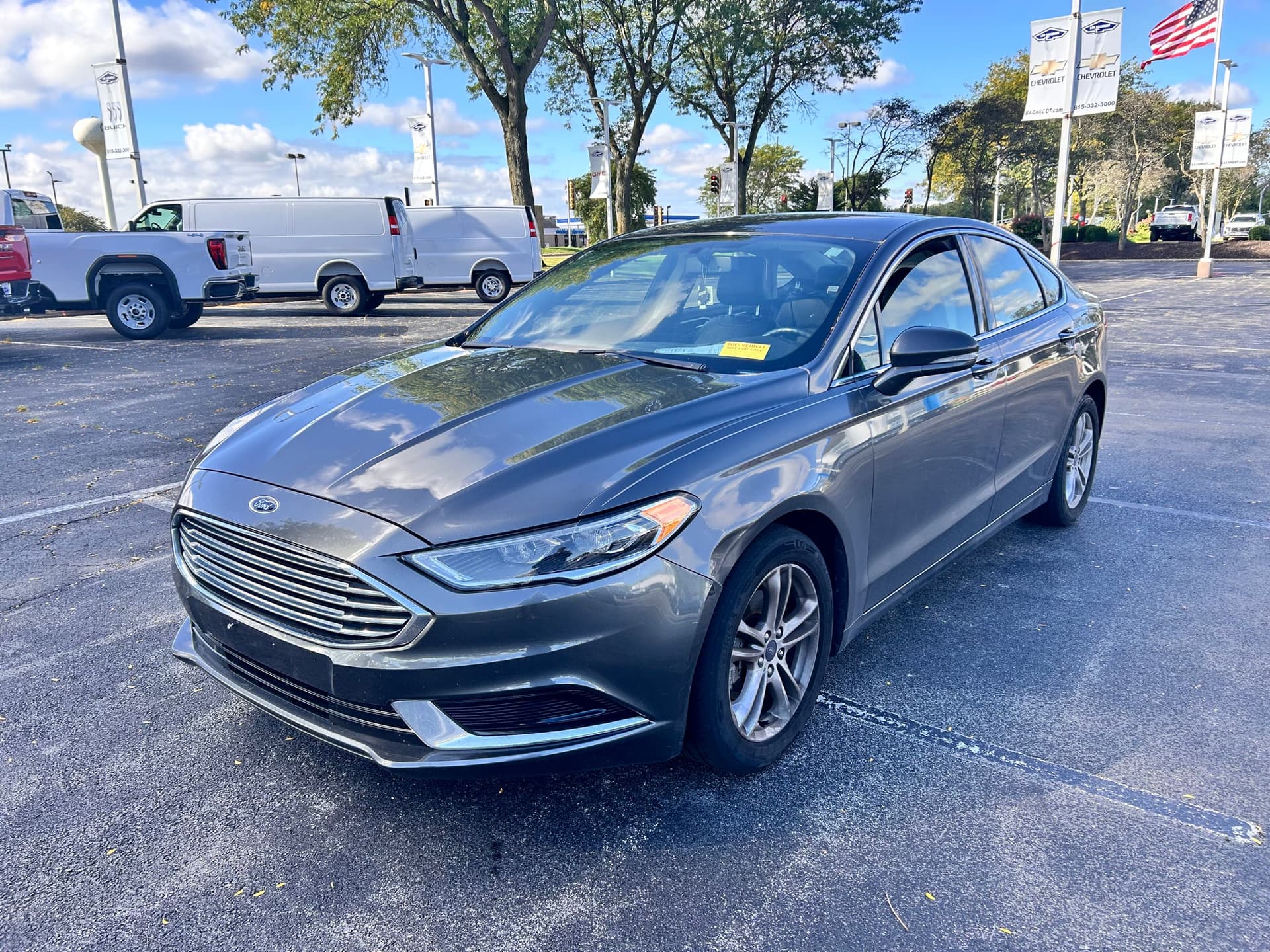 2018 Ford Fusion SE — photo 1 of 9
