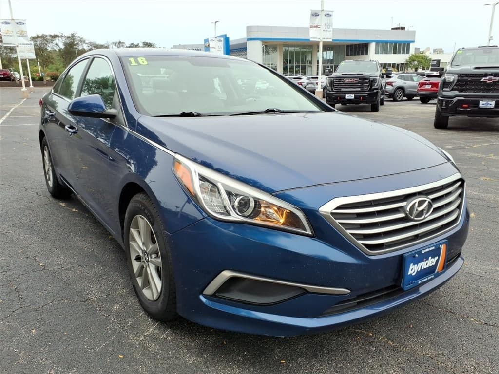 2016 Hyundai Sonata 2.4L SE — photo 1 of 28