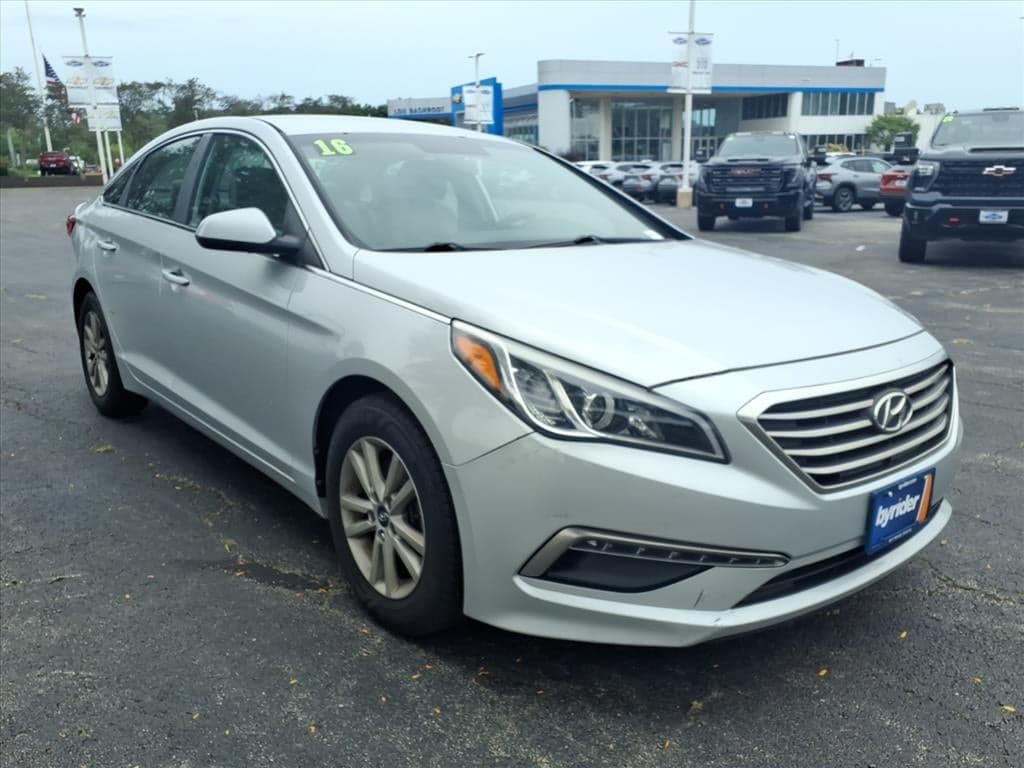 2015 Hyundai Sonata 2.4L SE — photo 1 of 29