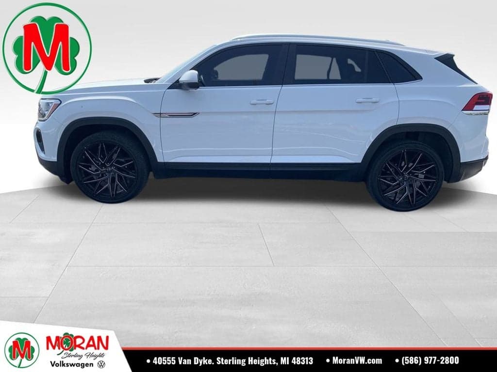 2024 Volkswagen Atlas Cross Sport 2.0T SE w/Technology — photo 1 of 5
