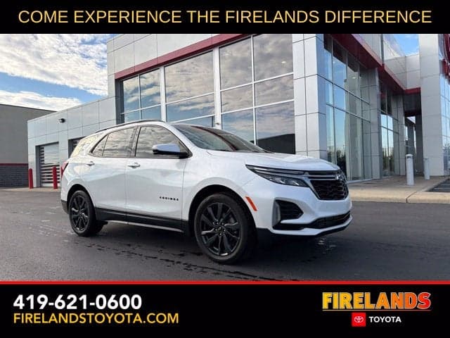 2022 Chevrolet Equinox RS — photo 1 of 5