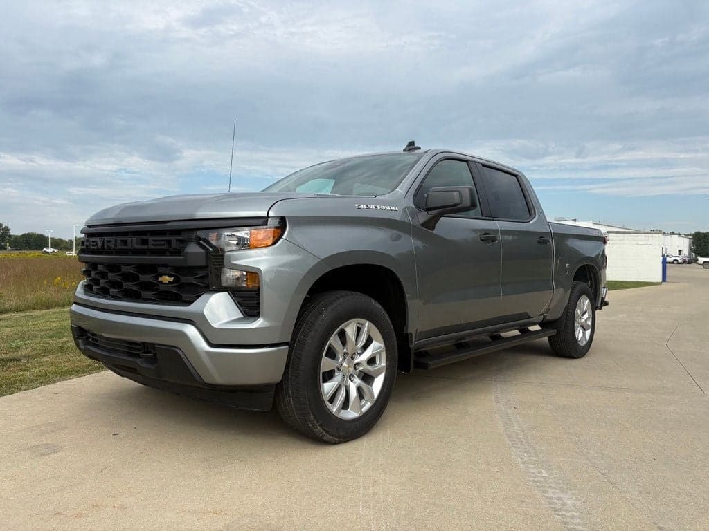 2026 Chevrolet Silverado 1500 Custom — photo 1 of 51