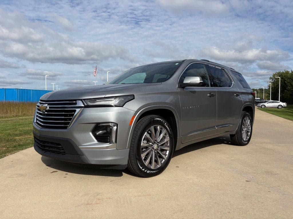 2023 Chevrolet Traverse Premier — photo 1 of 63