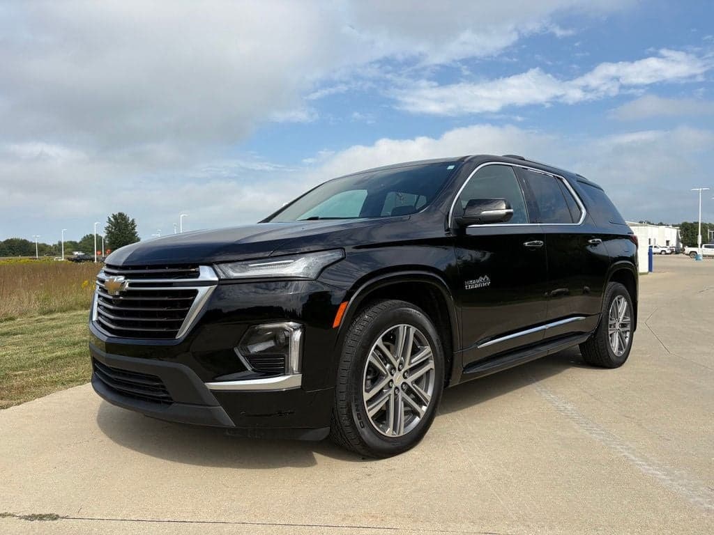 2023 Chevrolet Traverse High Country — photo 1 of 36