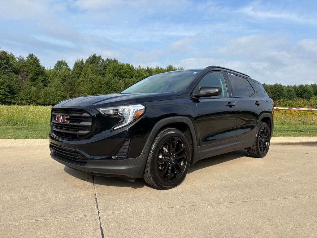 2021 GMC Terrain SLE — photo 1 of 25