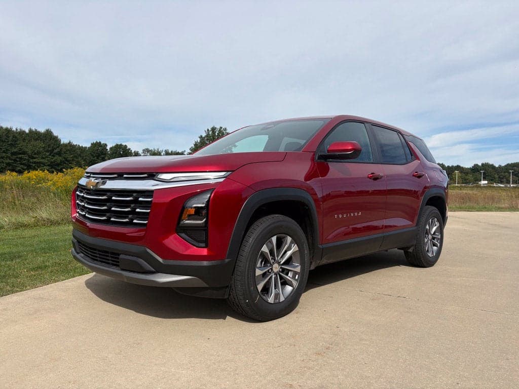 2027 Chevrolet Equinox FWD LT — photo 1 of 50