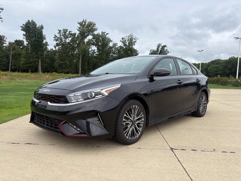 2023 Kia Forte GT-Line — photo 1 of 21