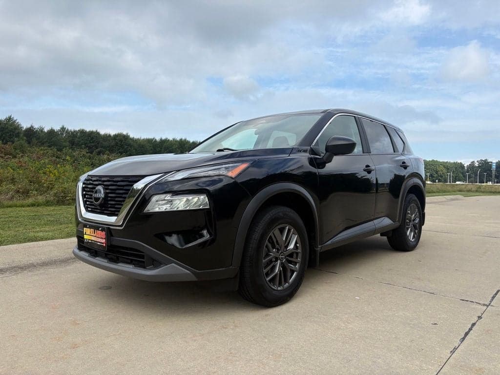 2023 Nissan Rogue S — photo 1 of 50