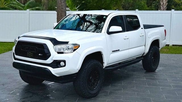 2021 Toyota Tacoma 2WD SR5 — photo 1 of 28