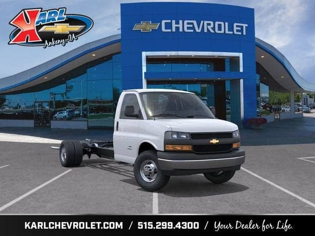 2026 Chevrolet Express Commercial Cutaway Base — photo 1 of 49