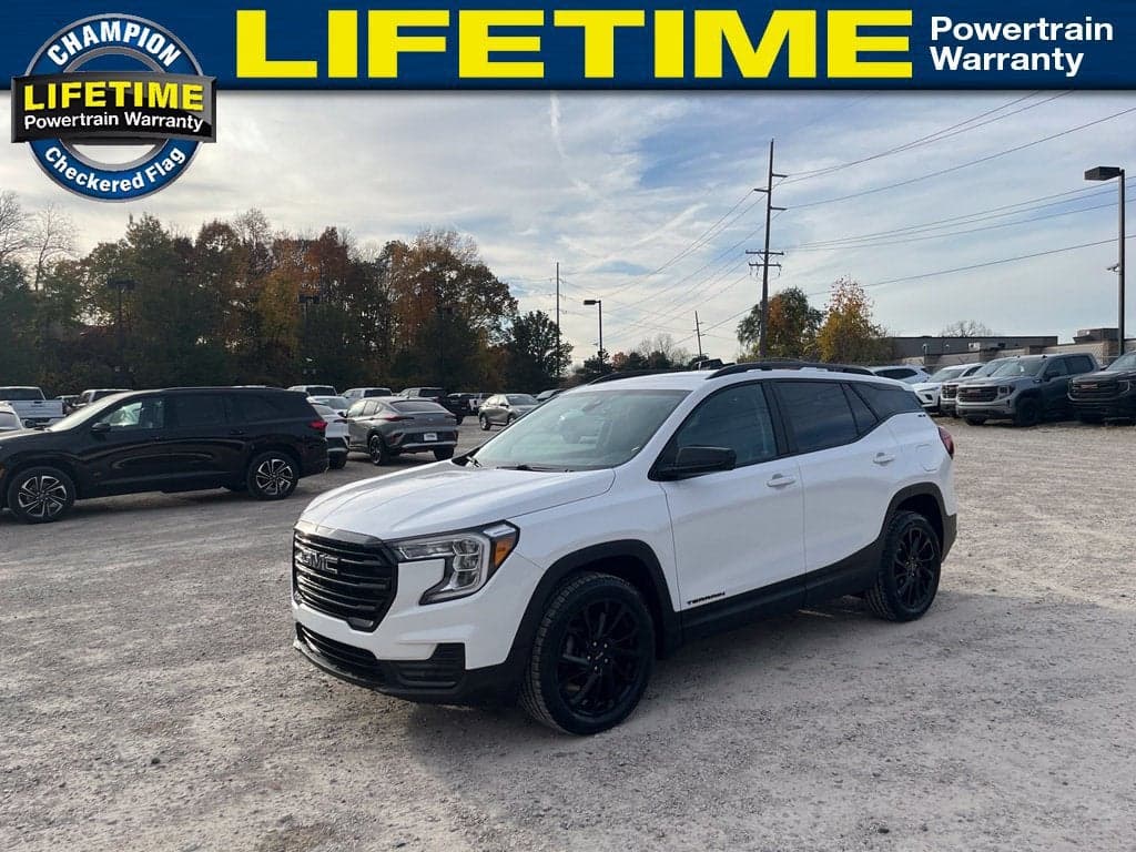 2024 GMC Terrain SLE — photo 1 of 5