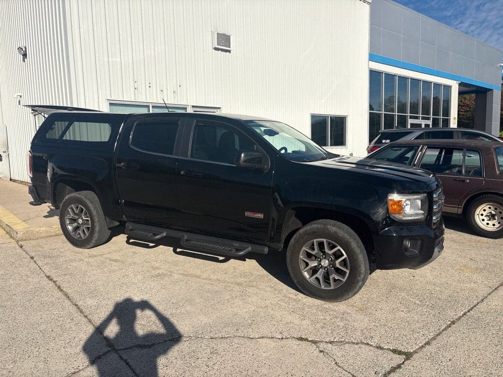 2016 GMC Canyon 4WD SLE — photo 1 of 5