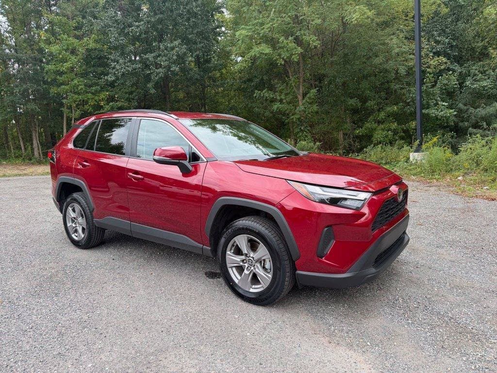 2025 Toyota RAV4 XLE — photo 1 of 5