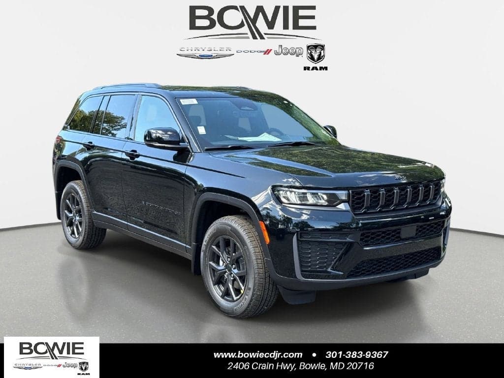 2027 Jeep Grand Cherokee Laredo Altitude — photo 1 of 5