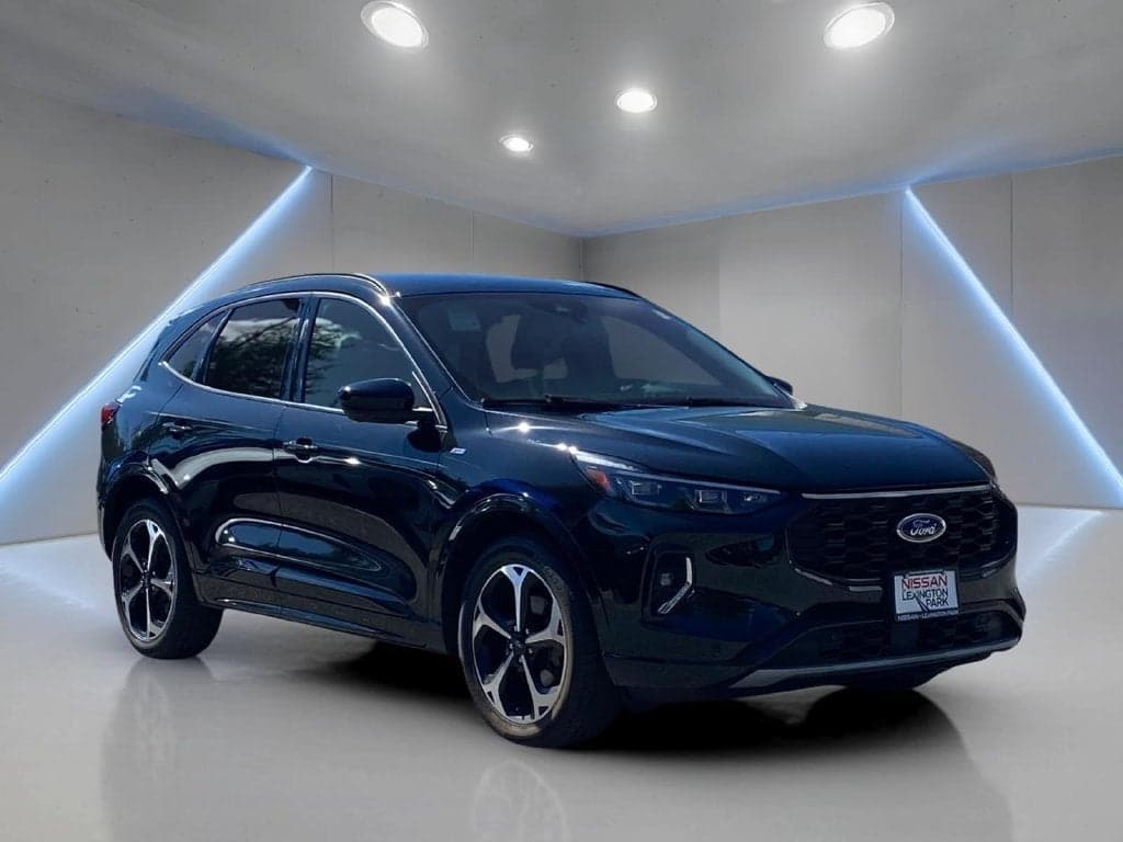 2023 Ford Escape ST-Line Elite — photo 1 of 5