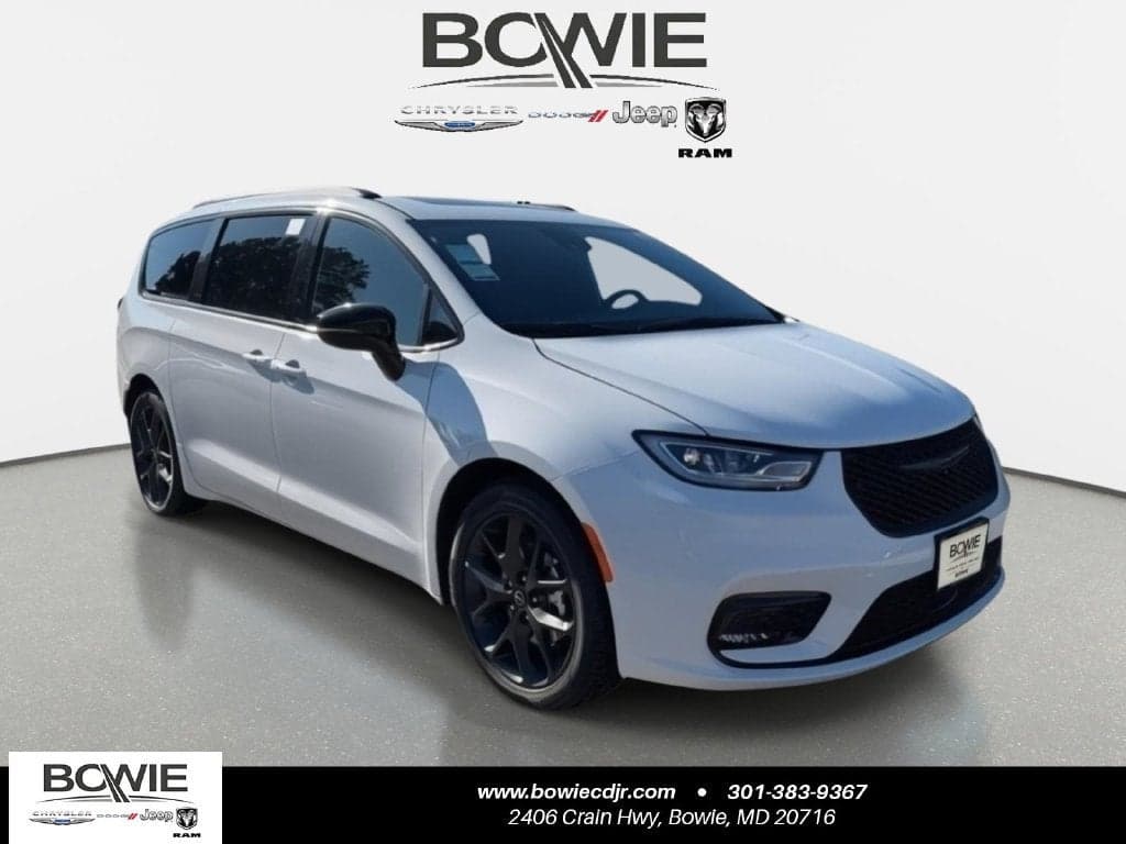 2026 Chrysler Pacifica Base — photo 1 of 5