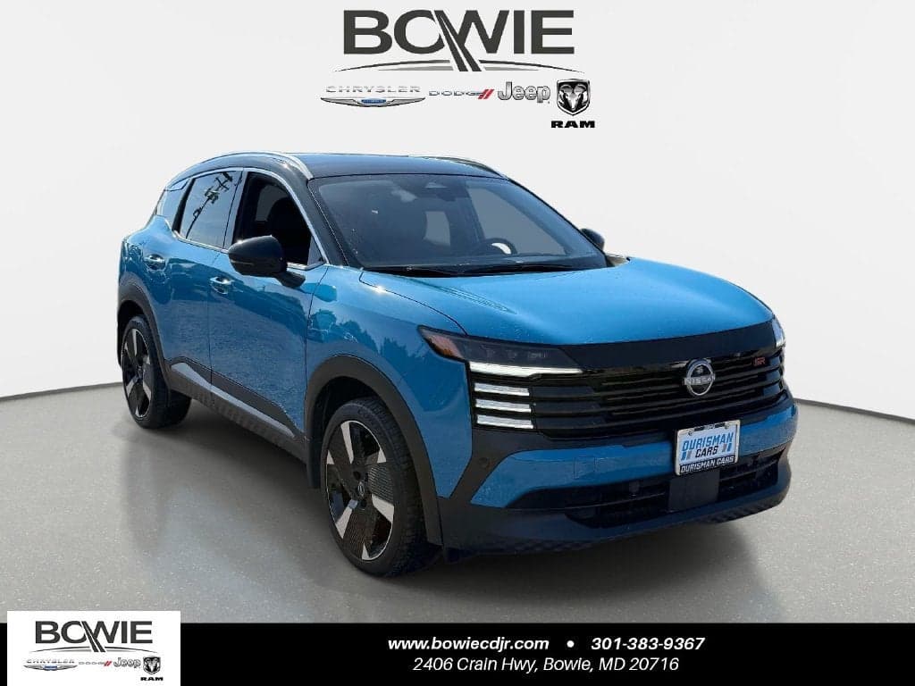 2025 Nissan Kicks Base — photo 1 of 5