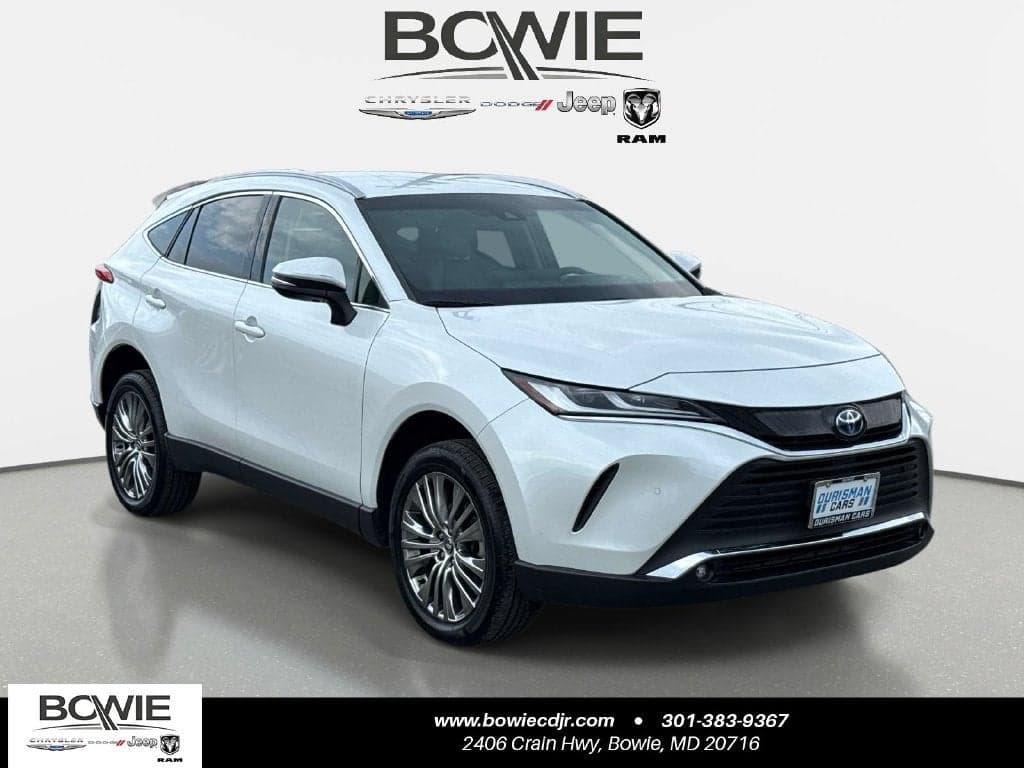 2023 Toyota Venza XLE — photo 1 of 5