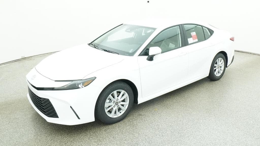 2026 Toyota Camry LE — photo 1 of 33