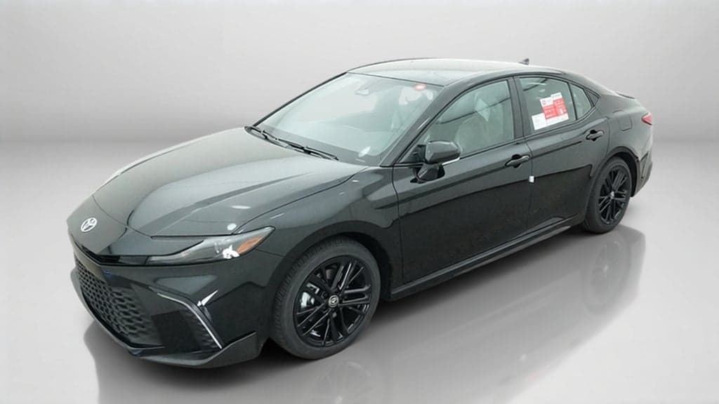 2026 Toyota Camry SE — photo 1 of 5