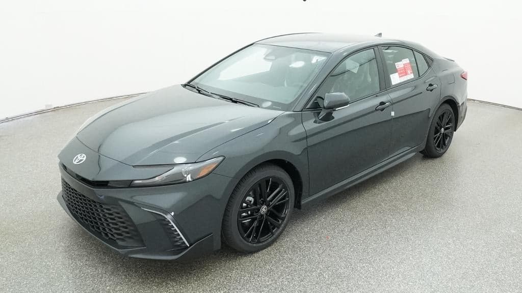 2026 Toyota Camry SE — photo 1 of 33