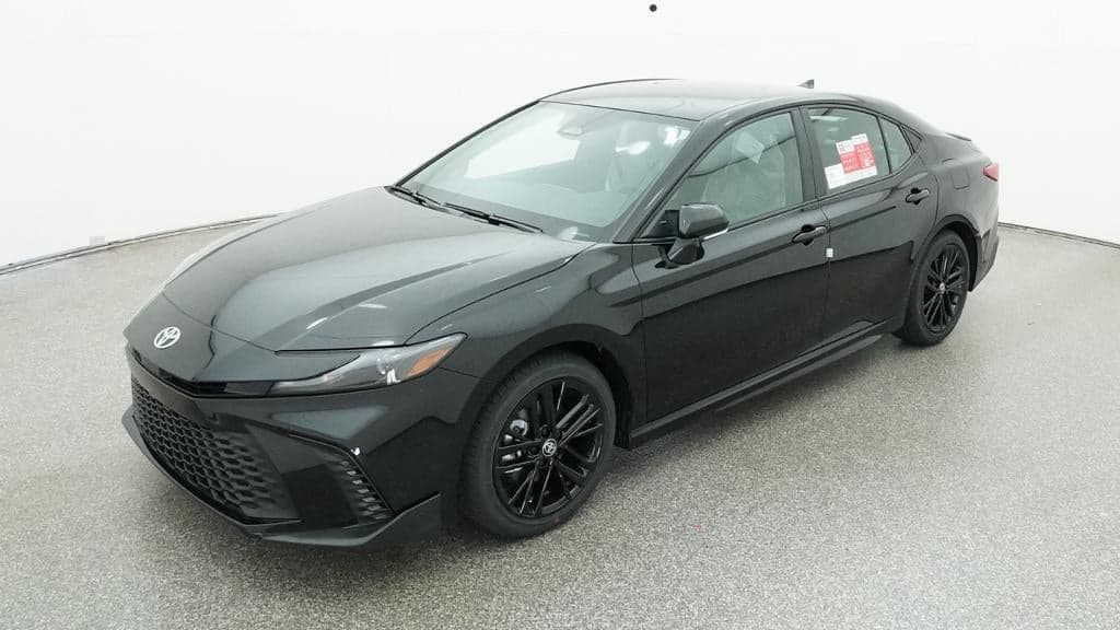 2026 Toyota Camry SE — photo 1 of 33