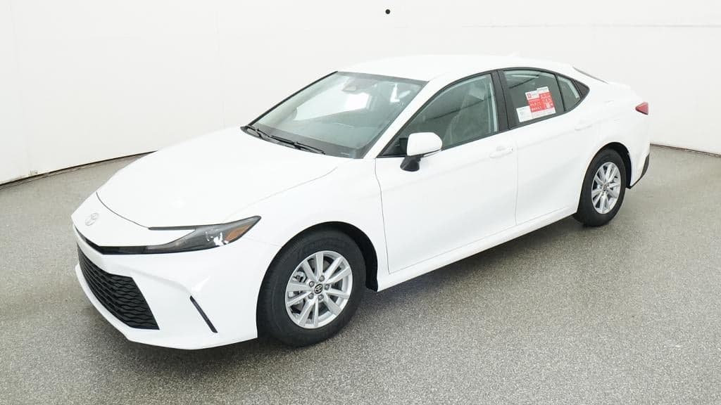 2026 Toyota Camry LE — photo 1 of 33