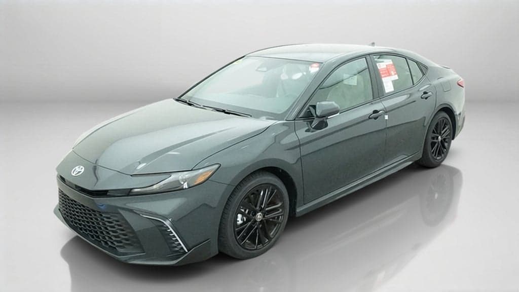 2026 Toyota Camry SE — photo 1 of 5
