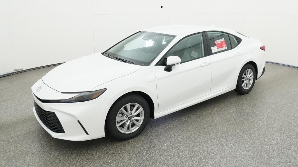 2026 Toyota Camry LE — photo 1 of 33