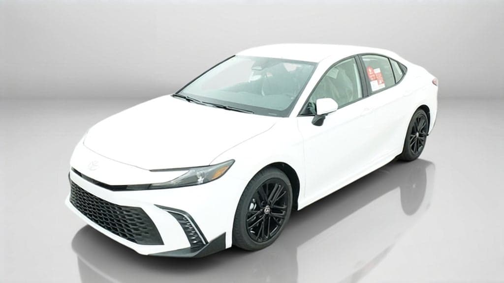 2027 Toyota Camry SE — photo 1 of 5