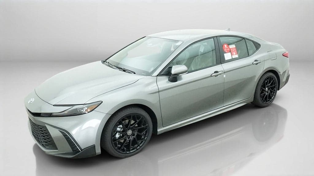 2027 Toyota Camry SE — photo 1 of 5