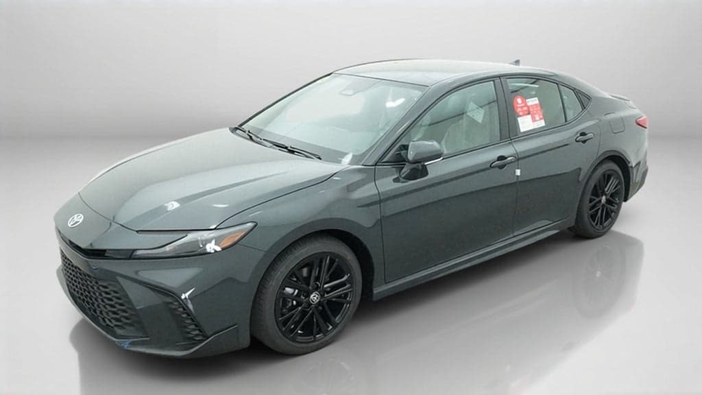 2027 Toyota Camry SE — photo 1 of 5