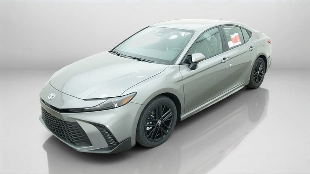 2026 Toyota Camry SE — photo 1 of 5