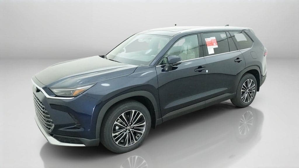 2026 Toyota Grand Highlander Hybrid MAX Platinum — photo 1 of 5