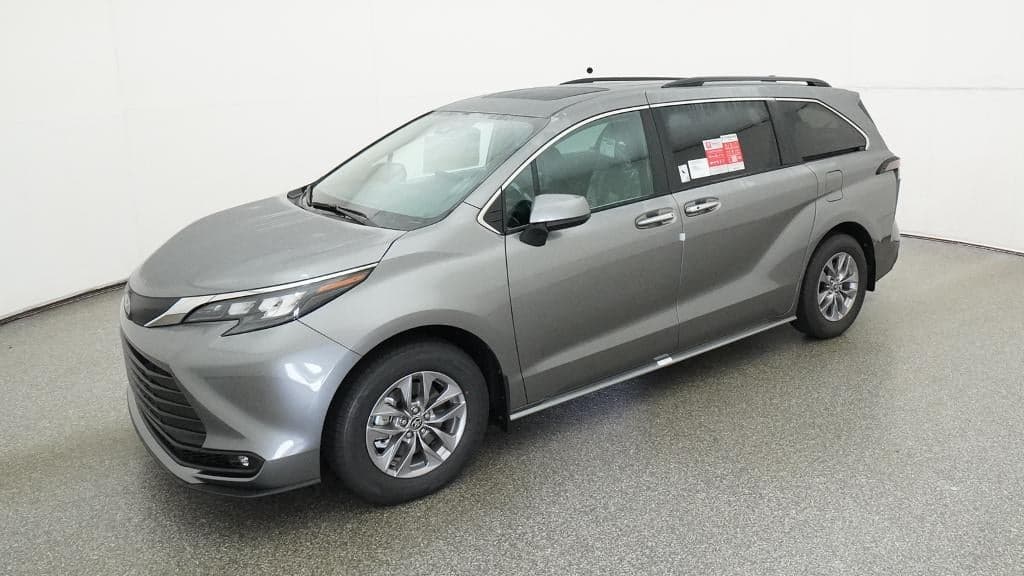 2026 Toyota Sienna XLE — photo 1 of 33