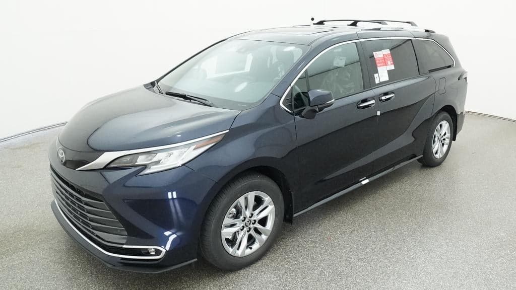 2026 Toyota Sienna Limited — photo 1 of 33