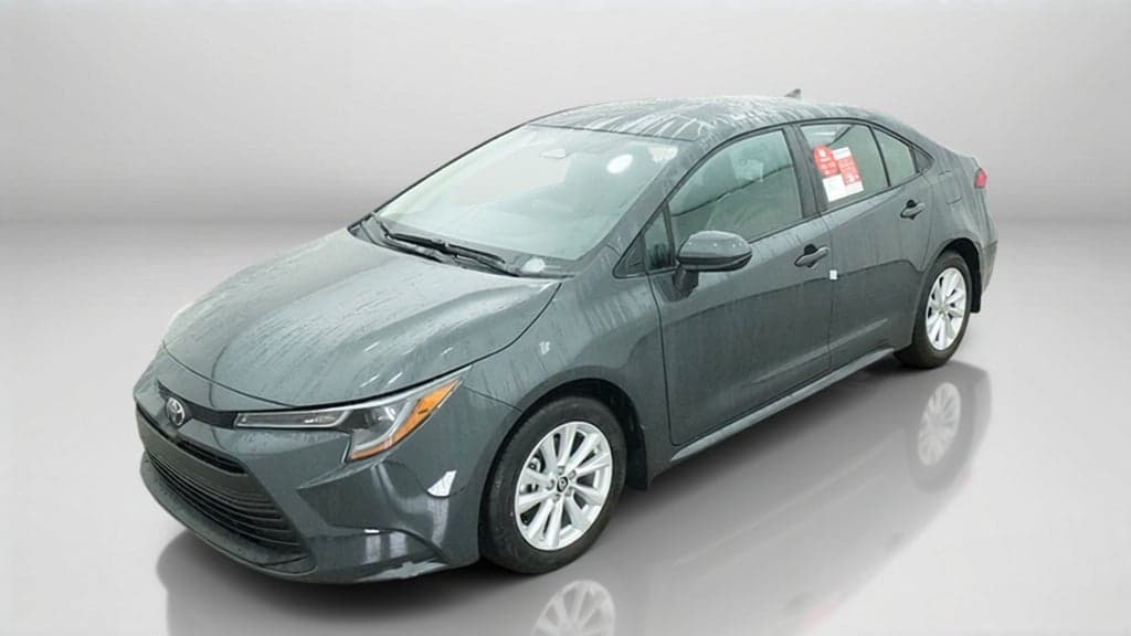 2027 Toyota Corolla LE — photo 1 of 5