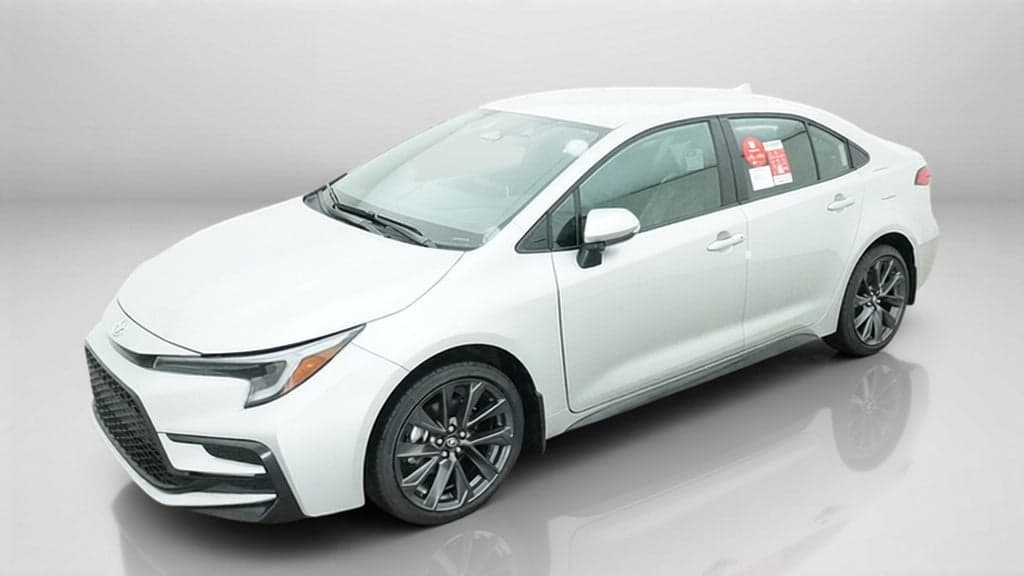 2027 Toyota Corolla SE — photo 1 of 5