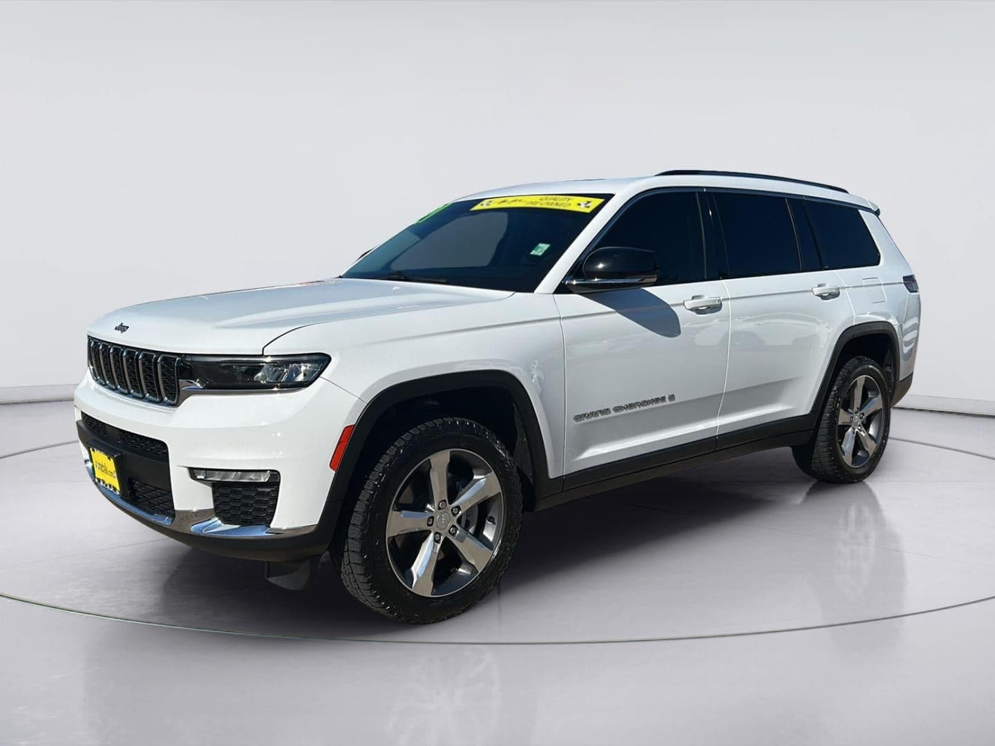 2021 Jeep Grand Cherokee L Limited — photo 1 of 10