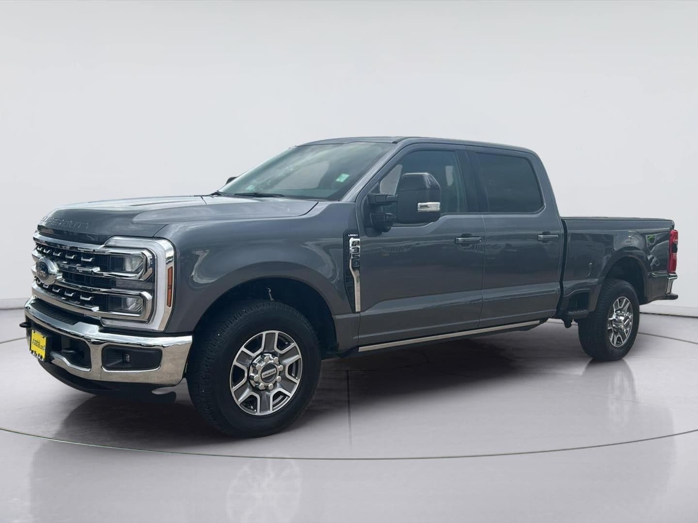 2026 Ford Super Duty F-350 SRW LARIAT — photo 1 of 37