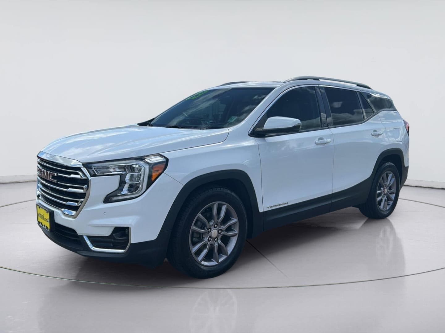 2023 GMC Terrain SLT — photo 1 of 34