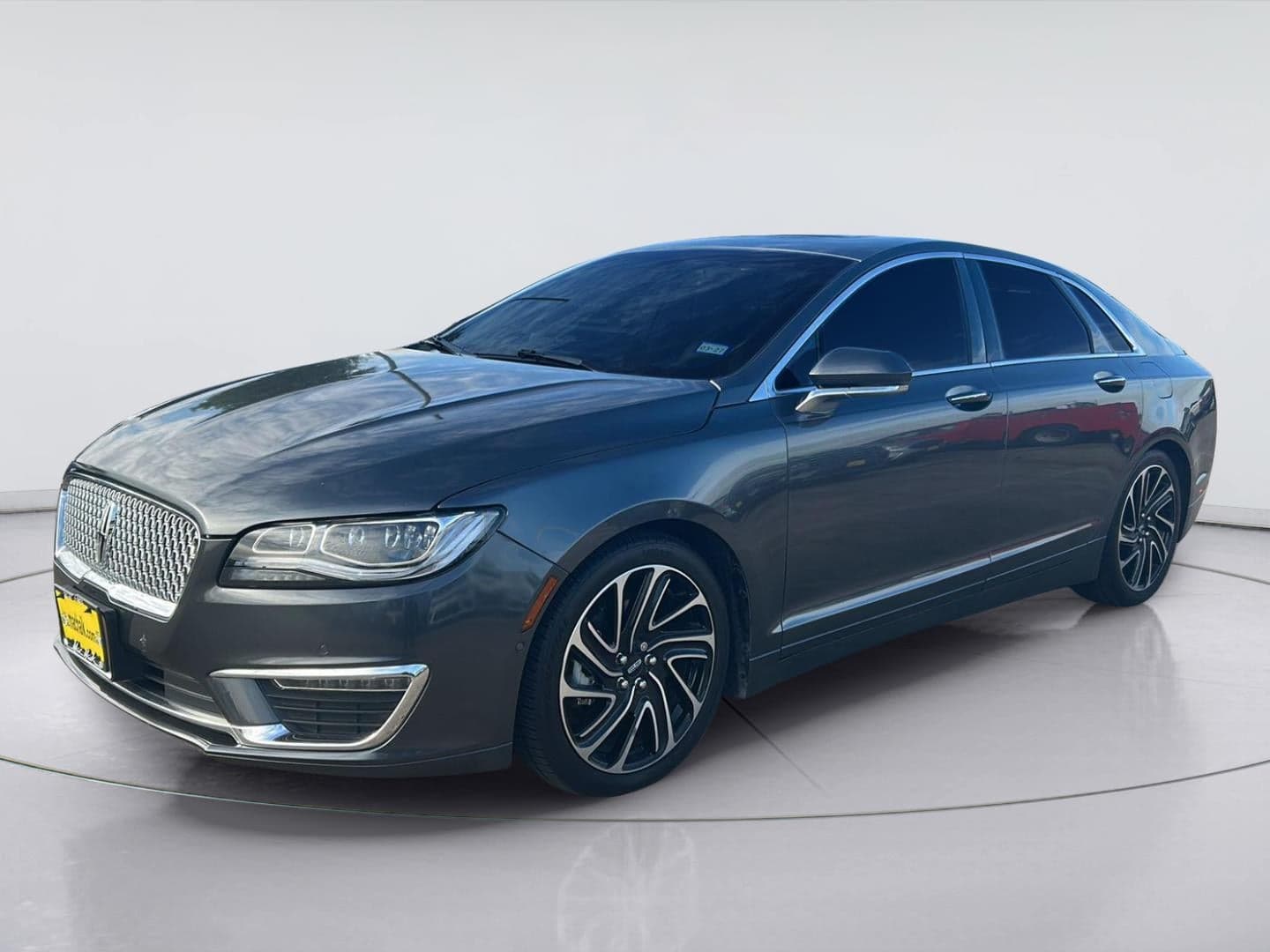 2020 Lincoln MKZ Reserve — photo 1 of 5